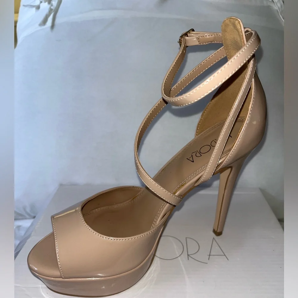 As new!! ISADORA platform nude heels. - Picture 7 of 14